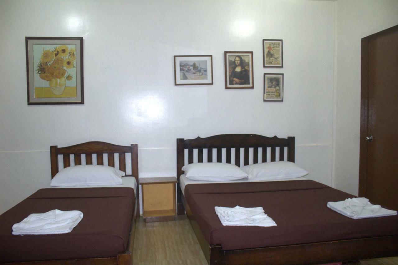 Coron Town Traveller'S Dormitory Eksteriør bilde